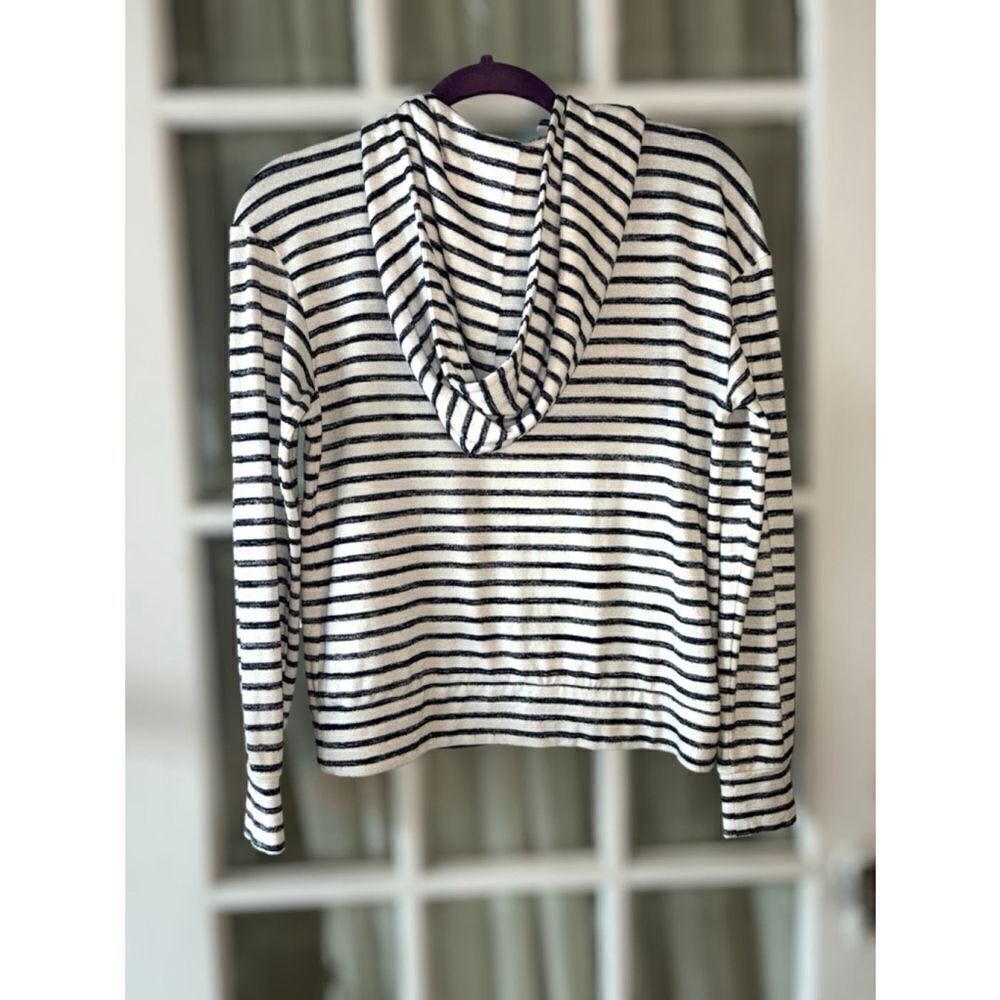 A New Day Women’s Size XS White & Black Striped Pullover Preppy Sweater Hoodie - Picture 2 of 10